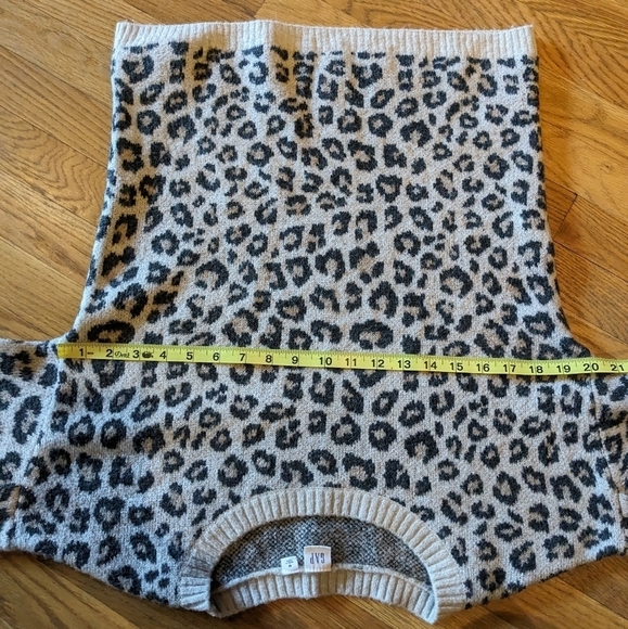 Gap Medium Off White & Black Leopard Print Crew Neck Pullover Sweater - Picture 6 of 8